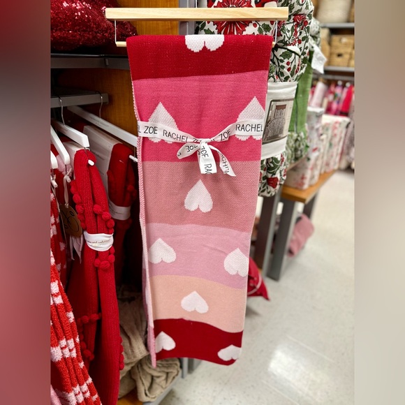 Rachel Zoe Pink Hearts Valentine Blanket - Picture 4 of 4